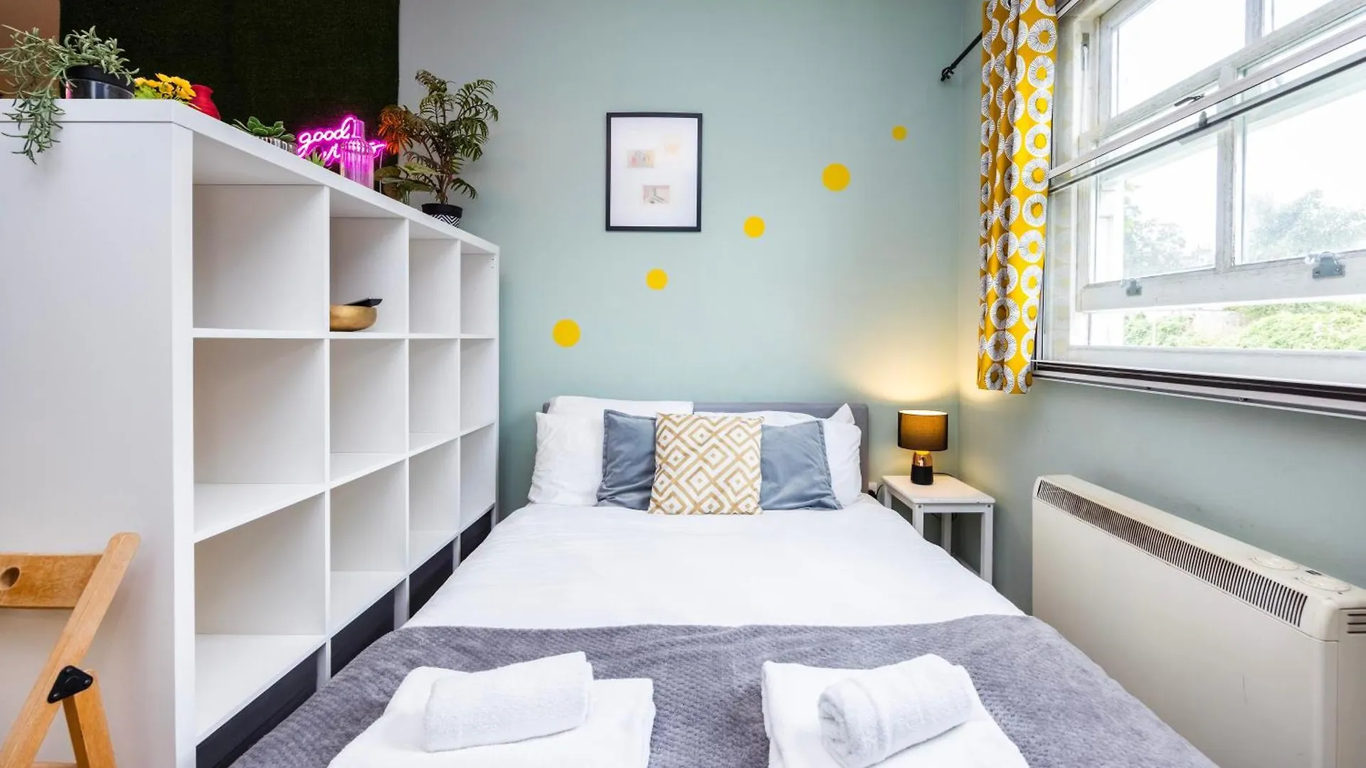 Vibrant Fresh Flat Near The Station - New Cross - Goldsmiths Lägenhet London
