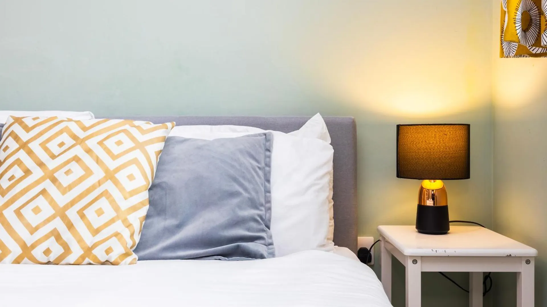 Vibrant Fresh Flat Near The Station - New Cross - Goldsmiths Lägenhet London